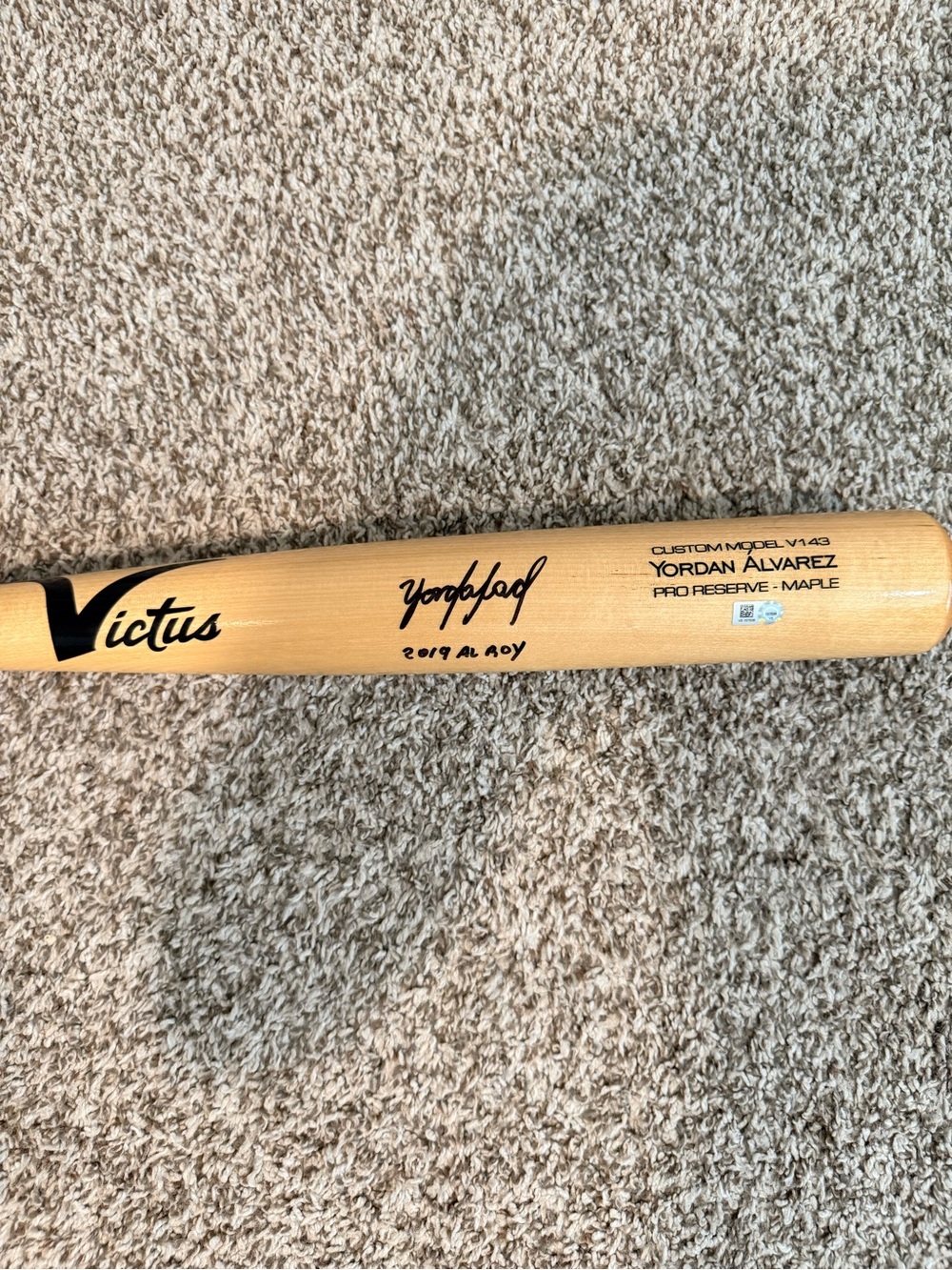 Yordan Alvarez Maple Baseball Bat - Natural